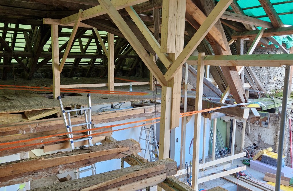 Balkenlage unter Dachstuhl